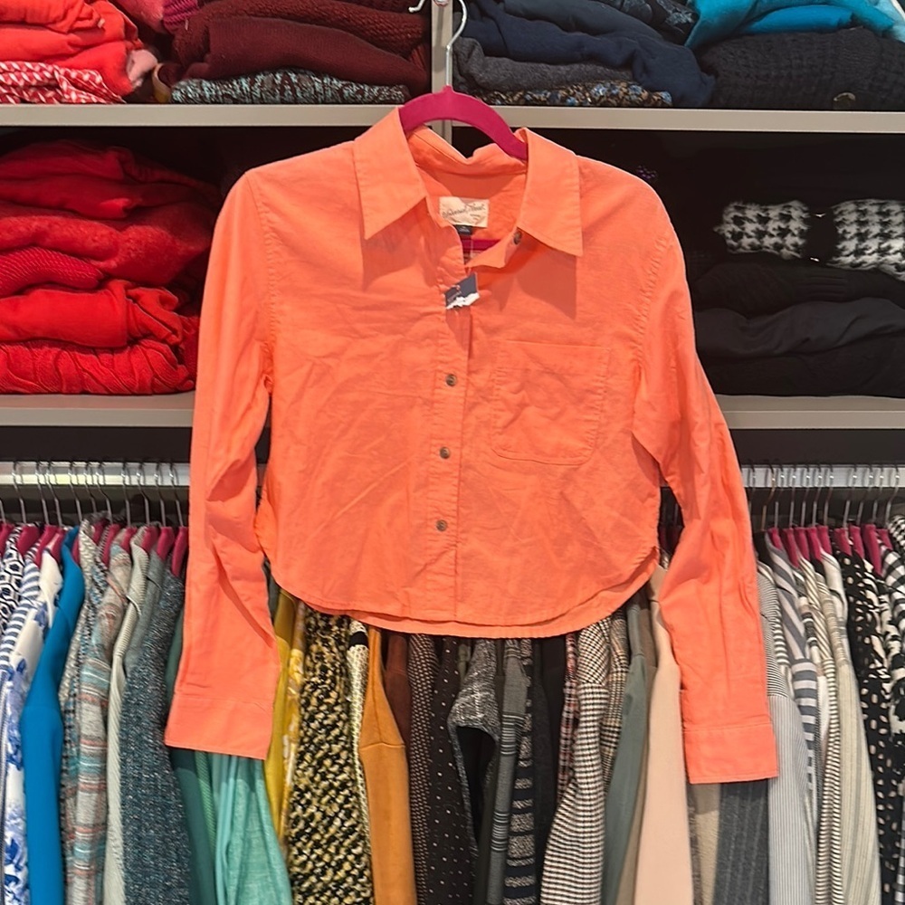 Universal Thread coral long sleeve cropped fit button down shirt size XS NWT